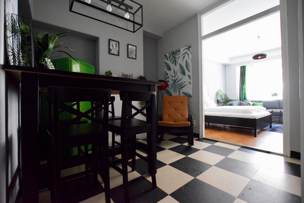 Standard By Hi5 - Regiposta 13 * Budapest